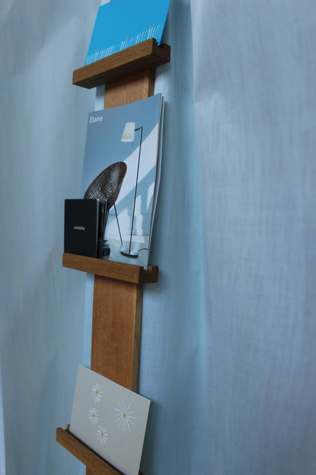 kartenstaender-massivholz-mainimg-3e3749fee3fa7b383eb9f585d98cb3b9